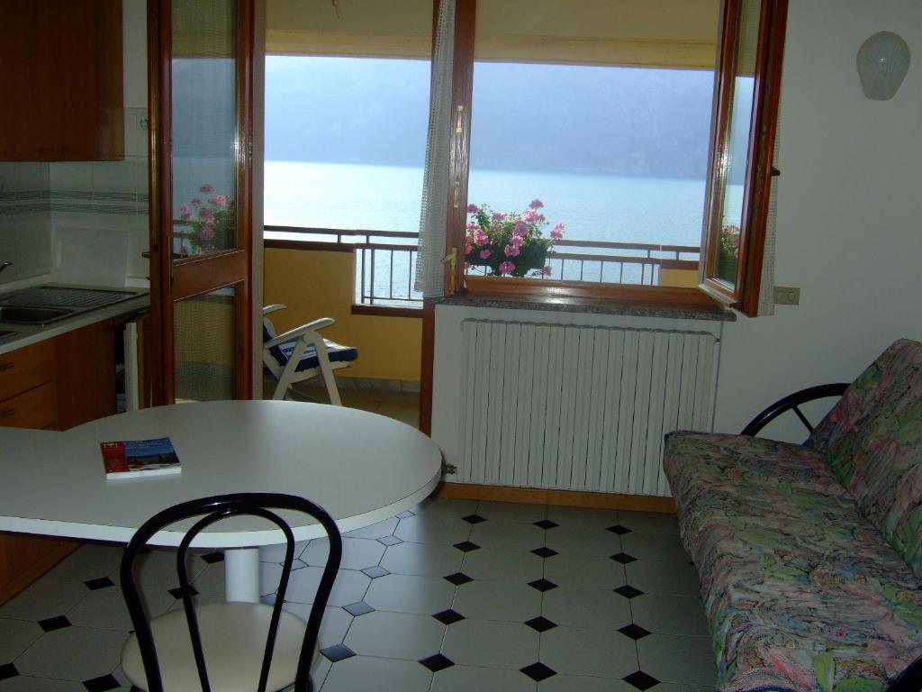 Residence San Vito Brenzone sul Garda Oda fotoğraf